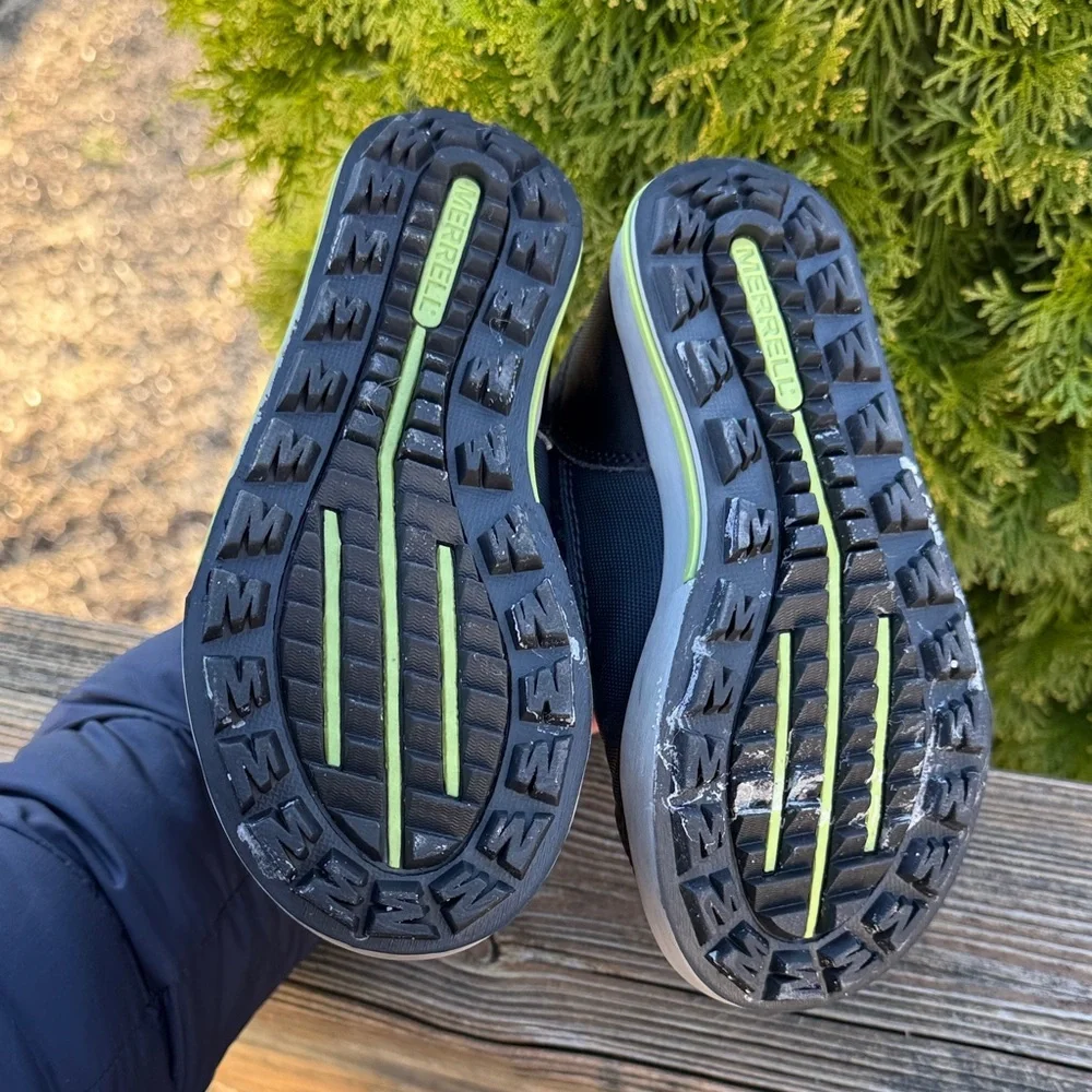 Merrell Kids Navy with Lime Accent Winter Boots size 12